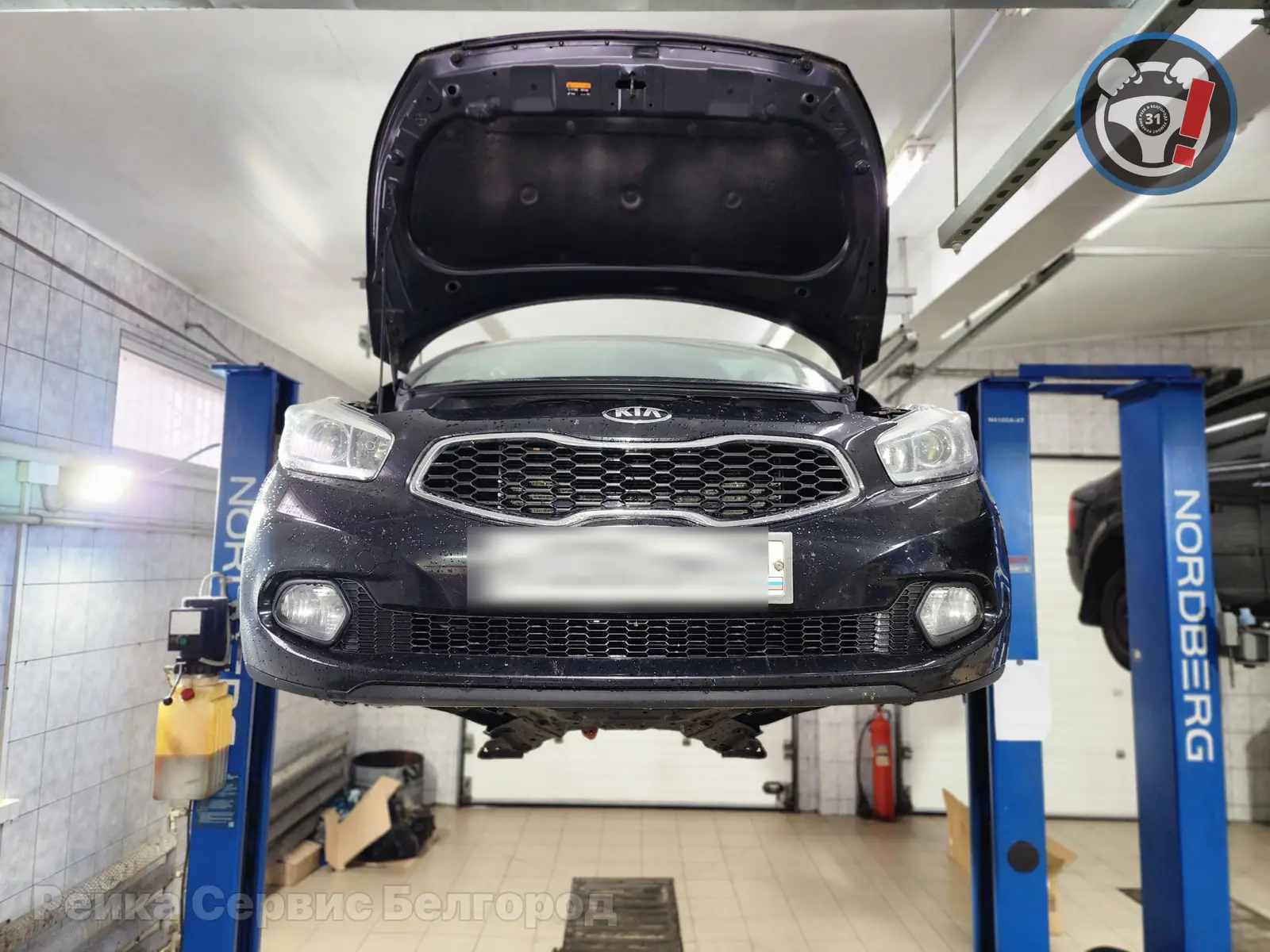 Процесс ремонта: Kia Ceed стук справа и дребезг в ногах: ремонт рулевой рейки под ключ